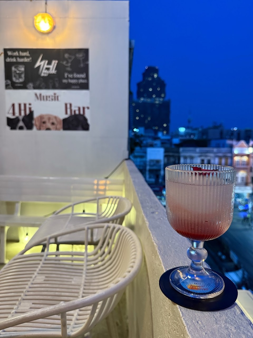 4 Hi Music Bar
