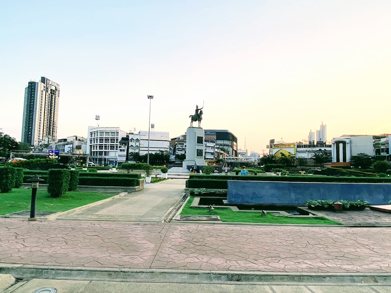 King Taksin the Great Monument