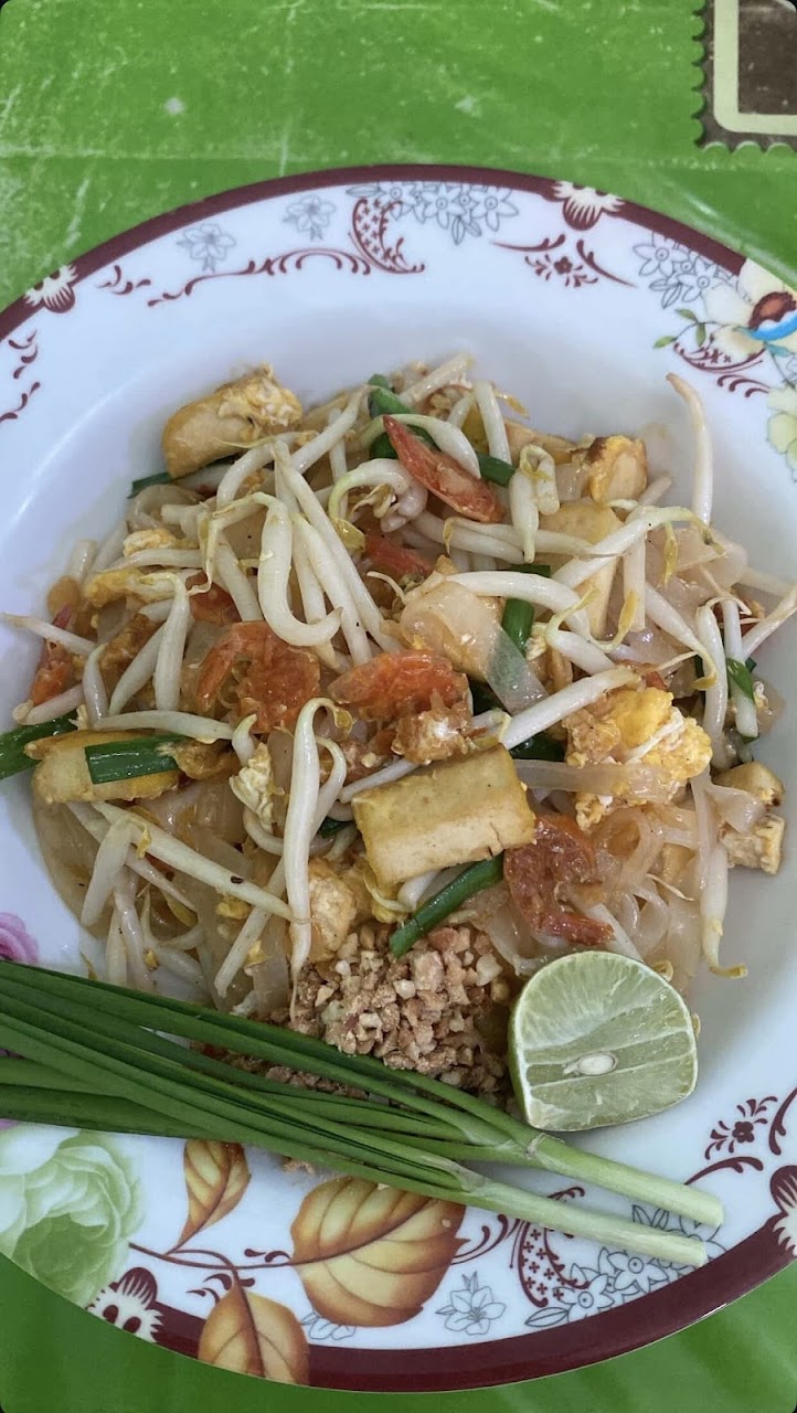 Local food for Pad Thai